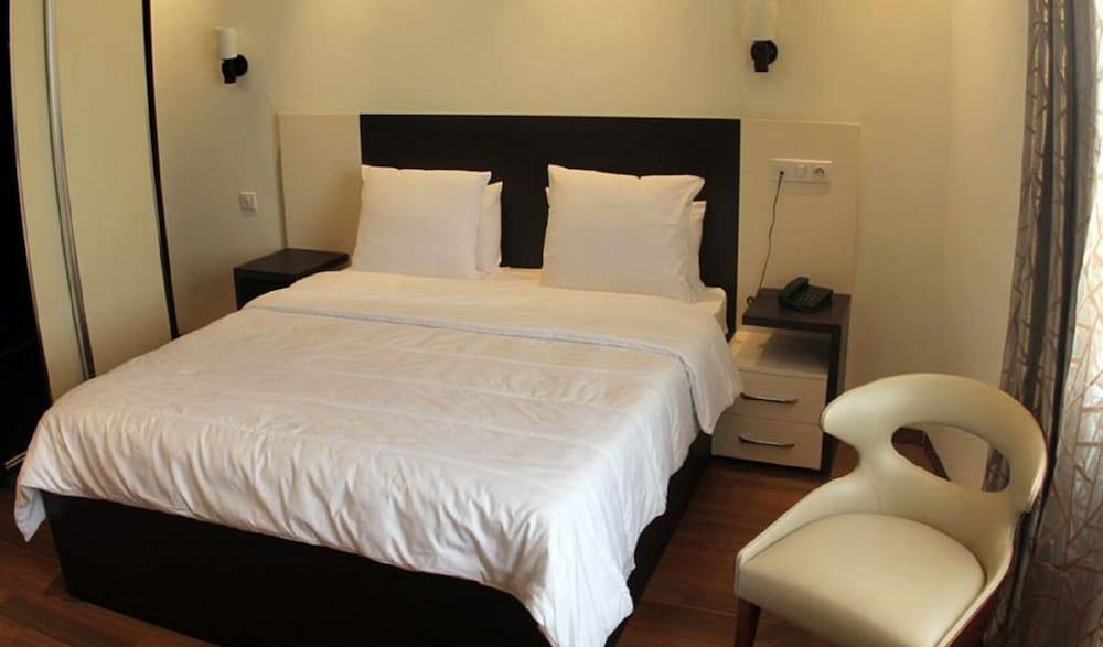Ikram El Dhayf Hotel Algiers Buitenkant foto